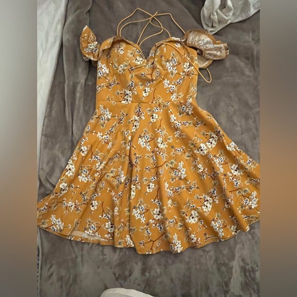 Mustard yellow off the shoulder dress - Picture 2 of 5